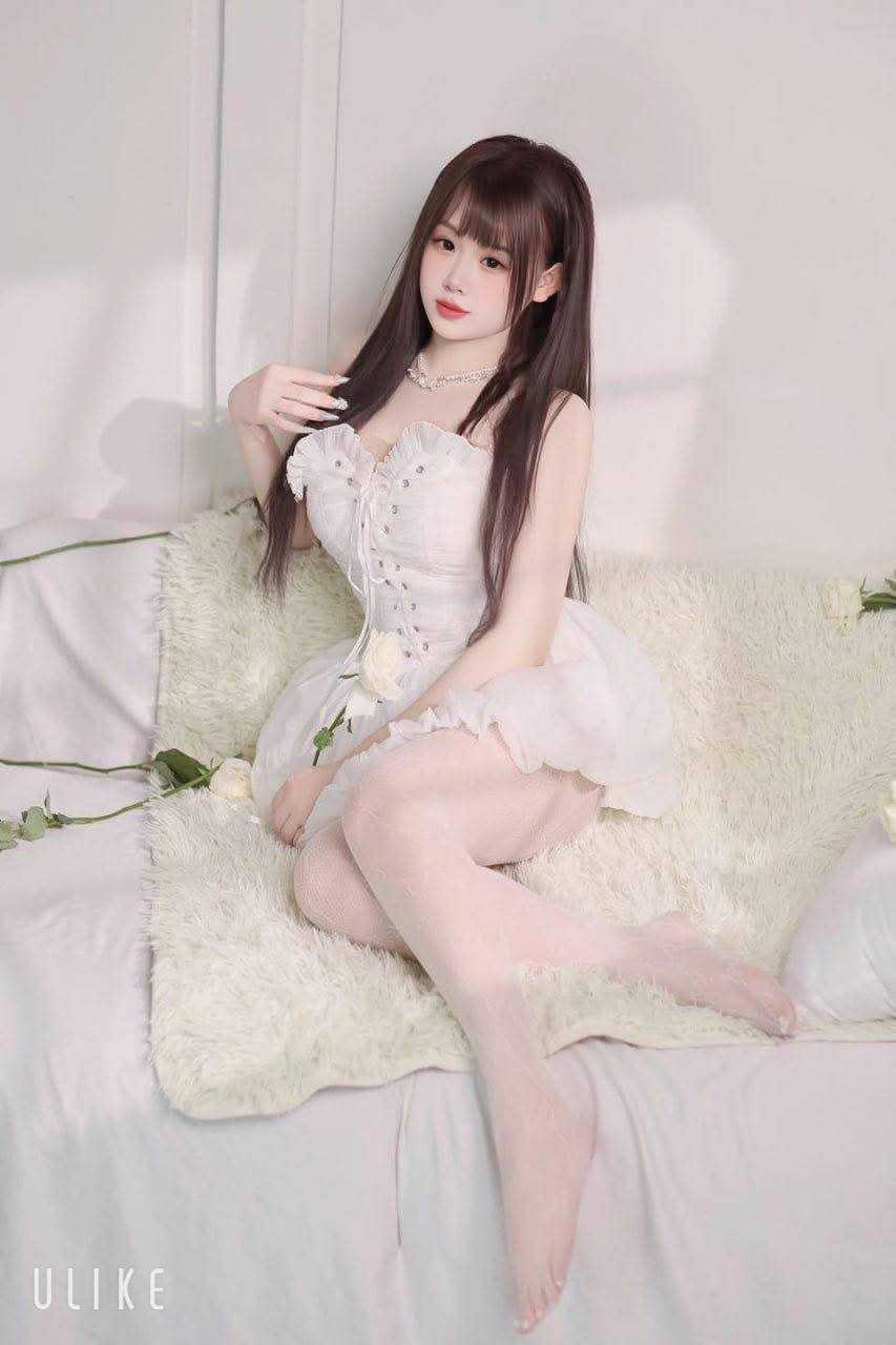 Biểu tượng mã hóa và an ninh mạng để bảo vệ dữ liệu